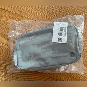 NWT lulu everywhere belt bag